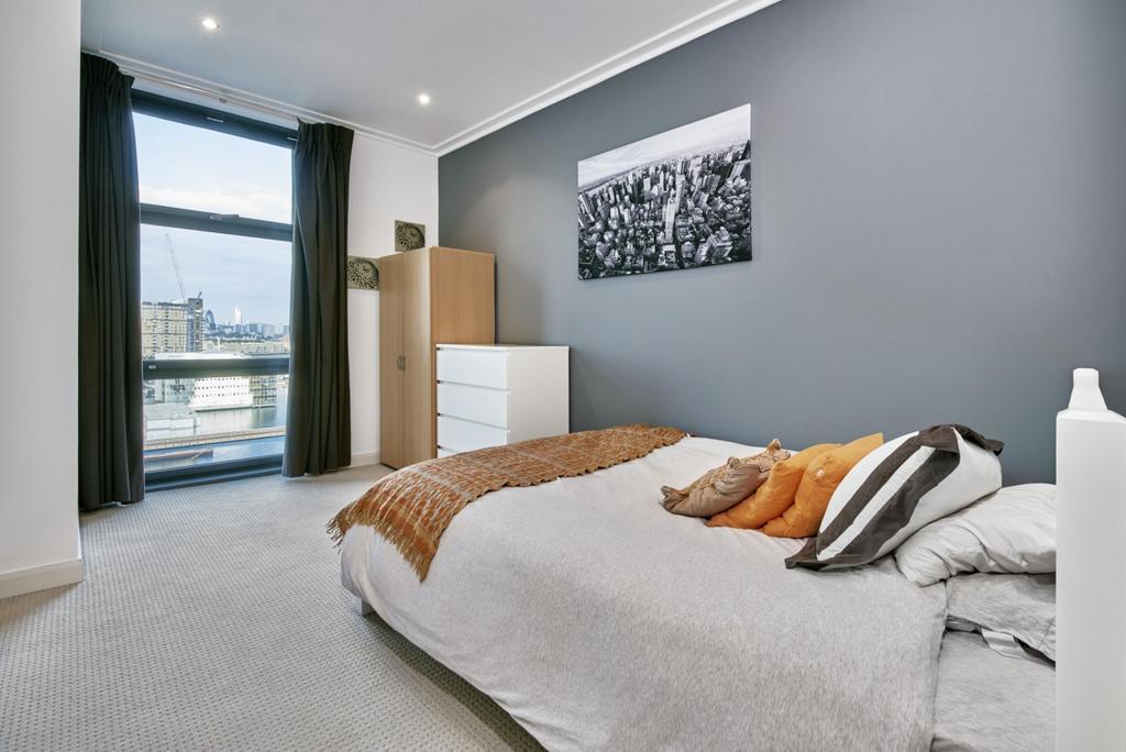 Canary Wharf - Corporate River View *
